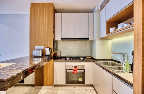Kuala Lumpur City Centre Apartment | KLCC Luxury Suites Petronas View & Pool