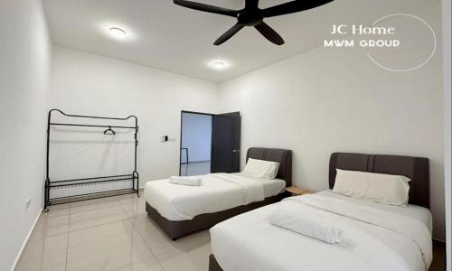 Kluang House | Kluang Gunung Lambak View 4-Bedroom Family Suite