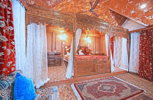 Dal Lake Hotel | Kolu Group Of Houseboats