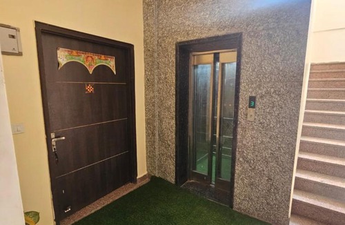 Rishikesh Apartment | Koteshwaram by Ashkothomes
