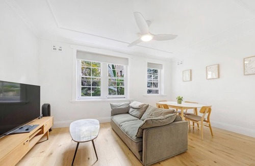 Kings Cross Apartment | KozyGuru | Rushcutters Bay | Charming Art Deco Apt