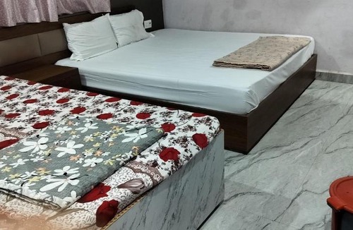 Govardhan House | Krishna Raman Dham