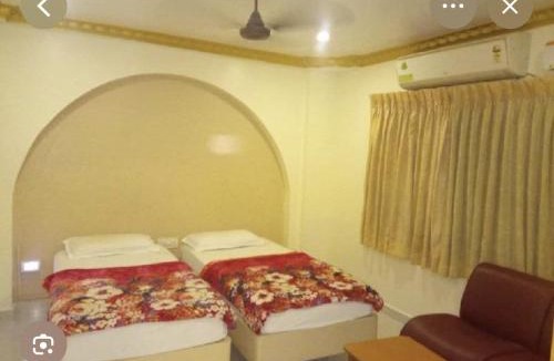 Tenkasi Hotel | krishna tourist home