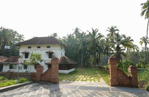 Cherplassery Hotel | Krishnapuram Heritage Resort