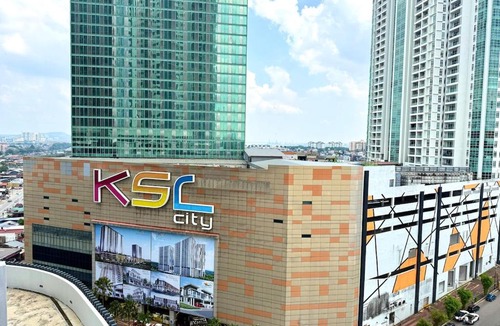 Taman Century Apartment | KSL Carton King Suites B By STAY
