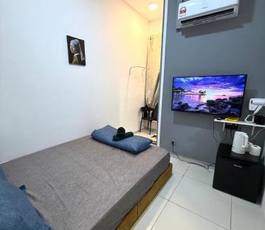 Taman Century Apartment | KSL Cozy Couple Suites B By STAY