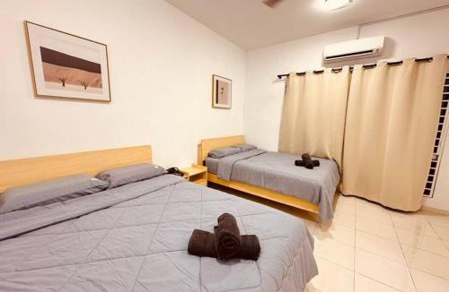 Bukit Rotan House | Kuala Selangor 16pax, Karaoke ,End lot 3 Storey