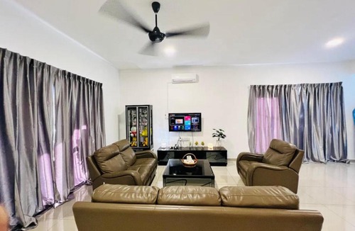 Bukit Rotan Villa | Kuala Selangor Semi -D 30pax Ev WallBox KTV Children Pool
