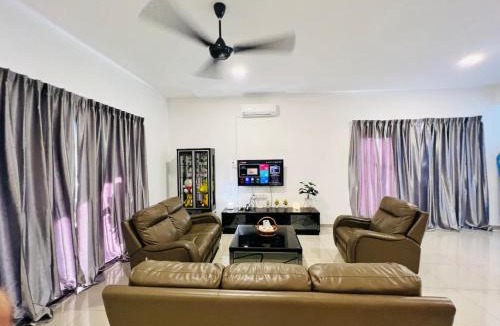 Bukit Rotan Villa | Kuala Selangor Semi -D 20pax Ev Wallbox KTV Children Pool