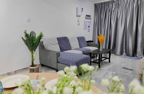 Kampung Darat Mak Bar House | Kuantan Town Staycation 2R2B@5min to HTAA#Netflix