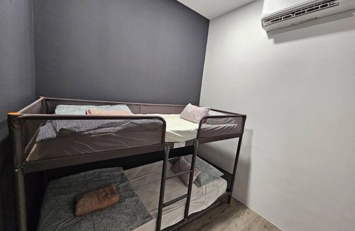 Taman Charming Apartment | Kuching Podium Opposite Mall 3BR free parking with Pool A1