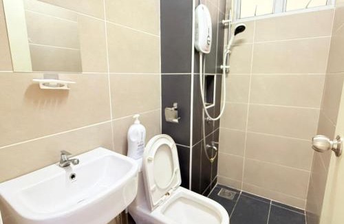 Daerah Kulai Apartment | KULAI IOI MALL D'Putra Suites Near JPO Senai Airport