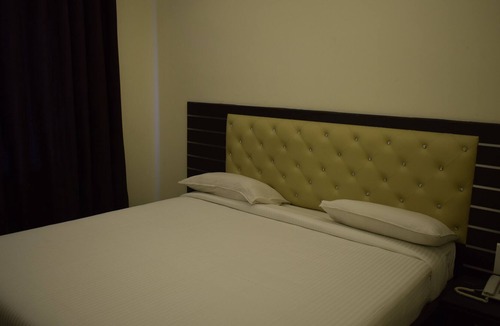 Gingee Hotel | Kumaran Residency
