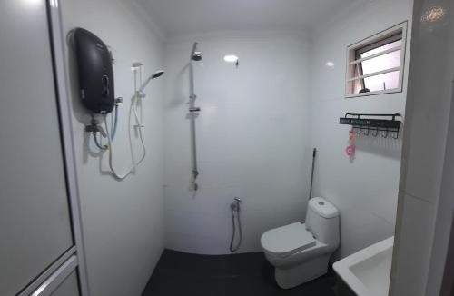 Sungai Buloh House | Kundang Villa @ Tasik Biru - 3 Bedrooms Bungalow