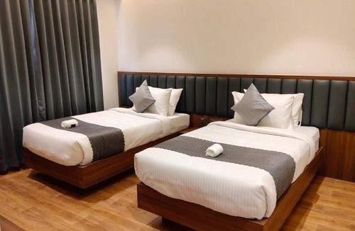 Chamarajapuram Mohalla Hotel | L G Cordial