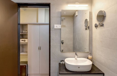 Saunta Vaddo Hotel | La Baga Beach Hotel