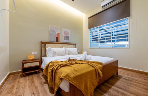 Batu Ferringhi House | La Ferringhi Villa - 5 Bedroom Bungalows by ALV