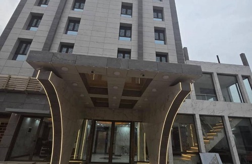 Bimbo Hotel | La Luna