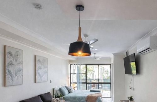 Dolphin Heads House | La Plage Cabane - stay by the Beach