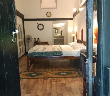 Maheshwar Cabin | Labboo'z Café and Lodge
