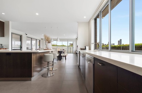 Broadbeach Waters House | Laguna by Khove