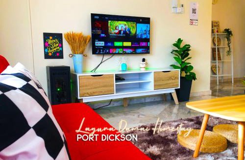 Tanjung Tanah Merah Apartment | Laguna Damai Homestay PD - 3BR, Near Beach, Pool, Astro, Netflix, WiFi