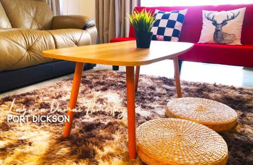 Tanjung Tanah Merah Apartment | Laguna Damai Homestay PD - 3BR, Near Beach, Pool, Astro, Netflix, WiFi