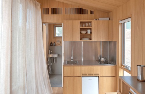 Bonnie Doon Cabin | Lake Eildon Retreat, with Lake views, plunge pool and outdoor cinema