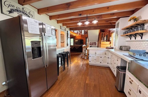 Georgetown Cabin | Lake Eufaula Log Cabin, Private Dock, Premier Hunting