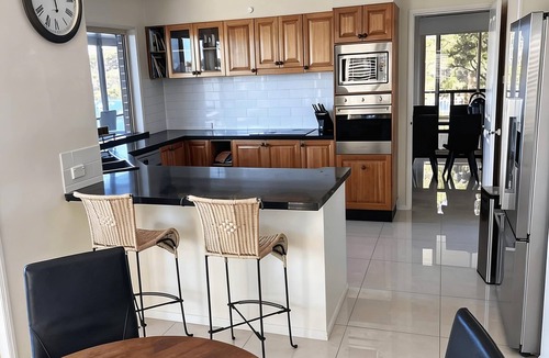Buttaba House | Lake Macquarie Waterfront 5 Bedroom Luxury Home With Private Jetty And Pool Room