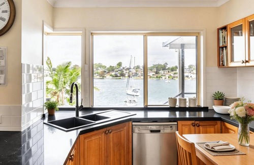 Buttaba House | Lake Macquarie Waterfront 5 Bedroom Luxury Home With Private Jetty And Pool Room
