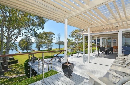 Morisset Park House | Lake Macquaries' Edgewater Escape at Morisset Memories