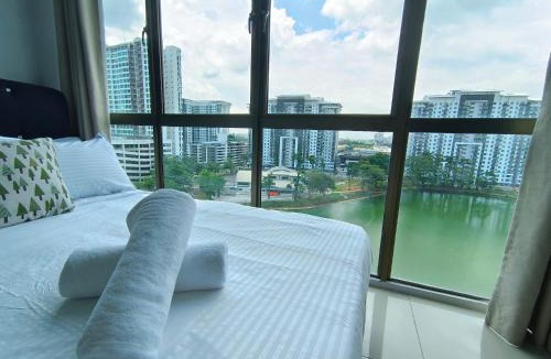 Taman Mount Austin Apartment | -Lake View- Mount Austin IKEA Toppen 10 mins - B187