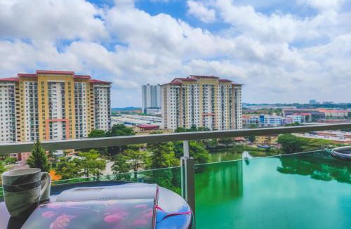Taman Mount Austin Apartment | -Lake View- Mount Austin IKEA Toppen 10 mins - A110