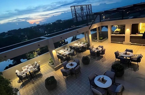 Tezpur Hotel | Lakeside Manor