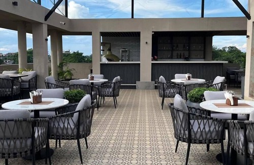 Tezpur Hotel | Lakeside Manor