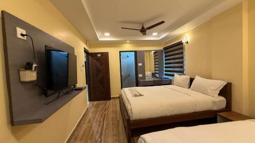 Kanchipuram Hotel | Lakshmi Narayana Grand