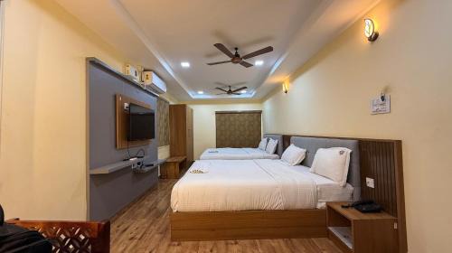 Kanchipuram Hotel | Lakshmi Narayana Grand