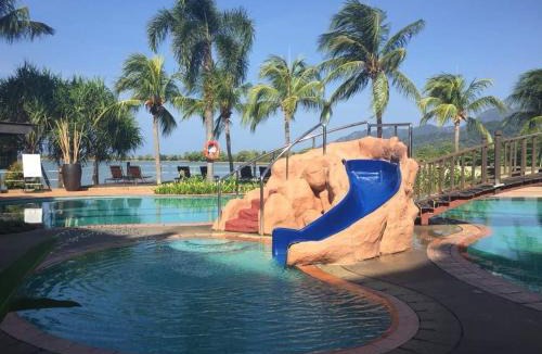 Padang Matsirat House | Langkawi Lagoon Floating Resort 02