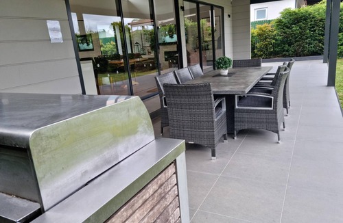 Willoughby House | Large, modern, resort-style house, 5 double bedrooms, 2.5 bath + pool cabana