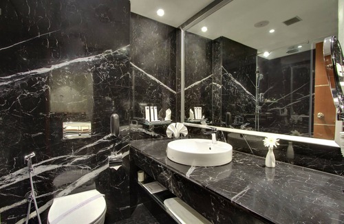 Yeshwanthpur Hotel | Lavender Premier