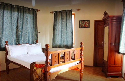Arpora Hotel | Lavish Stay with Pool near Calangute beach