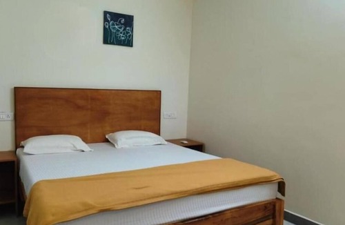 Anna Nagar Hotel | Laya Crest