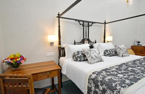 White Town Hotel | Le Colonial Suites