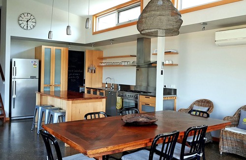 Bright House | Leader Reef Luxury Accommodation