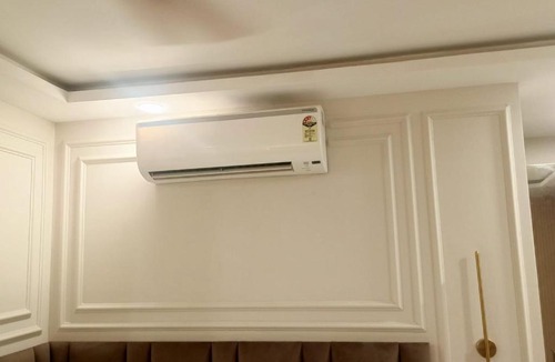 New Delhi Hotel | Leaf 9 Imperial, Subhash Nagar, Pacific Mall