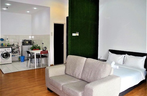 Medan Tuanku Apartment | Leisure Home Apartment @ Maytower, Kuala Lumpur City Center