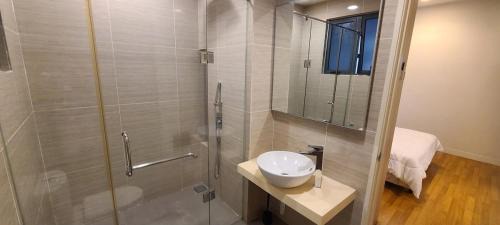 Ara Damansara House | Lembah Subang Station Eve Suite with parking lots