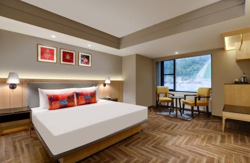 Sonamarg Hotel | Lemon Tree Hotel, Sonmarg by the Riverside