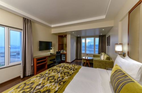 Ahmedabad City Centre Hotel | Lemon Tree Premier The Atrium, Ahmedabad